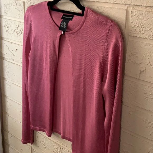 Sweater - Picture 3 of 4